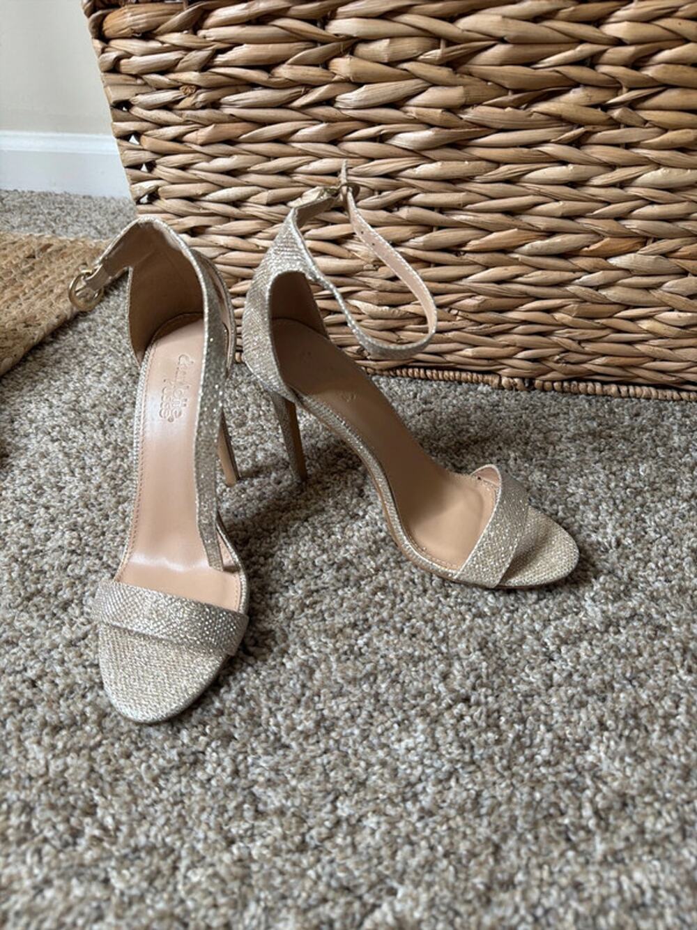 Charlotte Russe, gold glitter heels 6 627